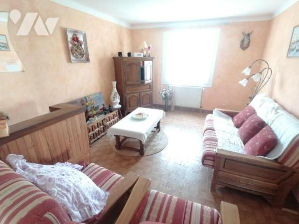  NOUVEAUTE TRENTE CINQ NOTAIRES !
La maison DE 137 M² sur sous sol complet est localisée dans ...