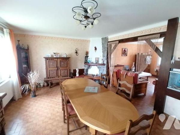  NOUVEAUTE TRENTE CINQ NOTAIRES !
La maison DE 137 M² sur sous sol complet est localisée dans ...