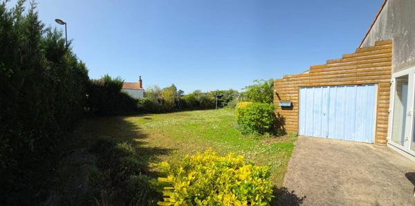 LUCON 85400 PROCHE SUPER U ADORABLE MAISON EN PIERRES RENOVEE/3 CHAMBRES AVEC ANNEXES + JARDIN CLOS