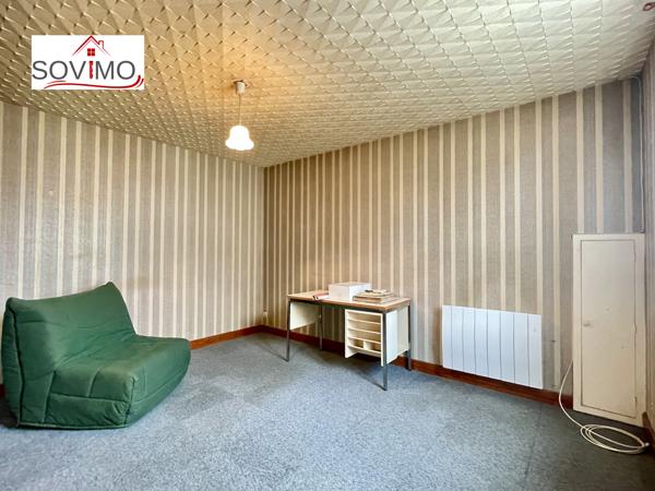 MAISON DE VILLE TOUT CONFORT AVEC COUR ET GRAND GARAGE, 5 CHAMBRES.