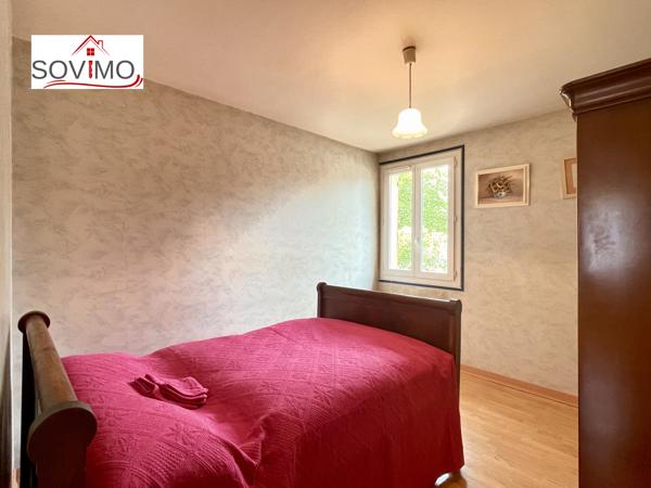 MAISON DE VILLE TOUT CONFORT AVEC COUR ET GRAND GARAGE, 5 CHAMBRES.