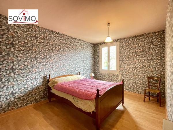 MAISON DE VILLE TOUT CONFORT AVEC COUR ET GRAND GARAGE, 5 CHAMBRES.