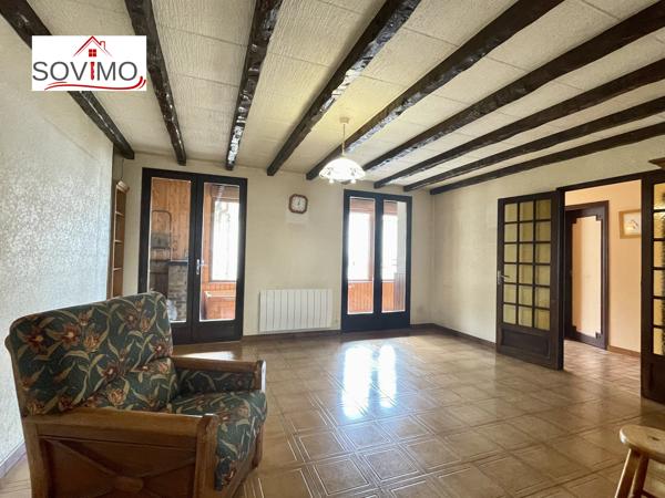 MAISON DE VILLE TOUT CONFORT AVEC COUR ET GRAND GARAGE, 5 CHAMBRES.