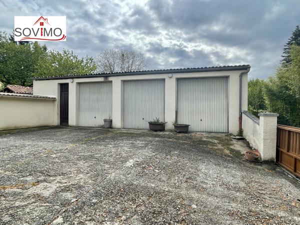 MAISON DE VILLE TOUT CONFORT AVEC COUR ET GRAND GARAGE, 5 CHAMBRES.