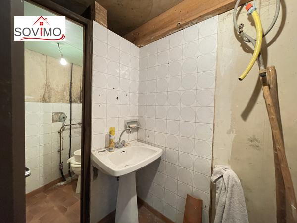 MAISON DE VILLE TOUT CONFORT AVEC COUR ET GRAND GARAGE, 5 CHAMBRES.