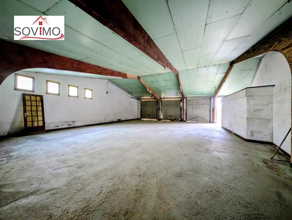 MAISON DE VILLE TOUT CONFORT AVEC COUR ET GRAND GARAGE, 5 CHAMBRES.