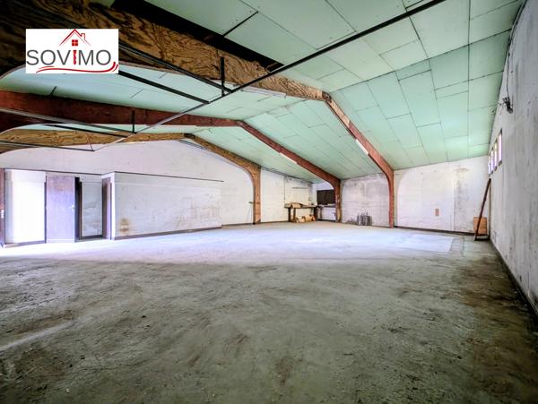 MAISON DE VILLE TOUT CONFORT AVEC COUR ET GRAND GARAGE, 5 CHAMBRES.