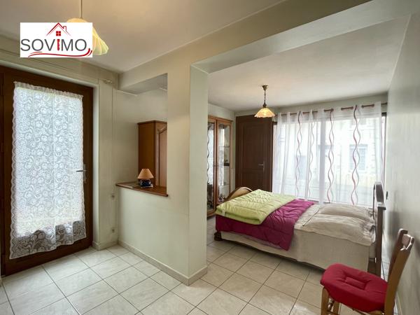 MAISON DE VILLE TOUT CONFORT AVEC COUR ET GRAND GARAGE, 5 CHAMBRES.