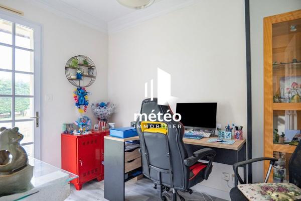 Maison spacieuse à vendre à Les Achards avec piscine et grand terrain