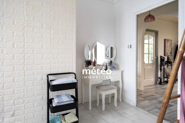 Maison spacieuse à vendre à Les Achards avec piscine et grand terrain