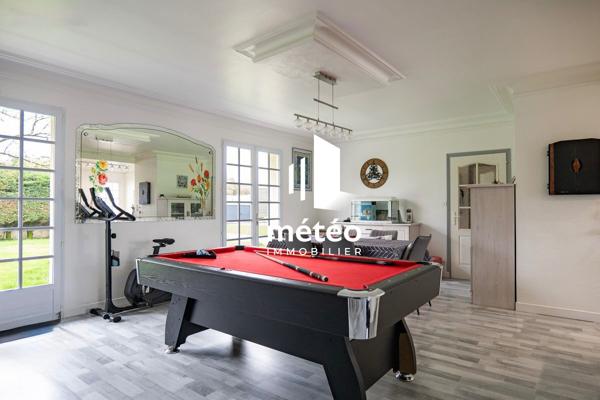 Maison spacieuse à vendre à Les Achards avec piscine et grand terrain