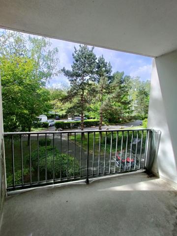 A louer - Appartement T2 avec balcon, place de parking et cave - Angers Sud