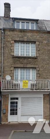 Maison à rénover.  Centre bourg.