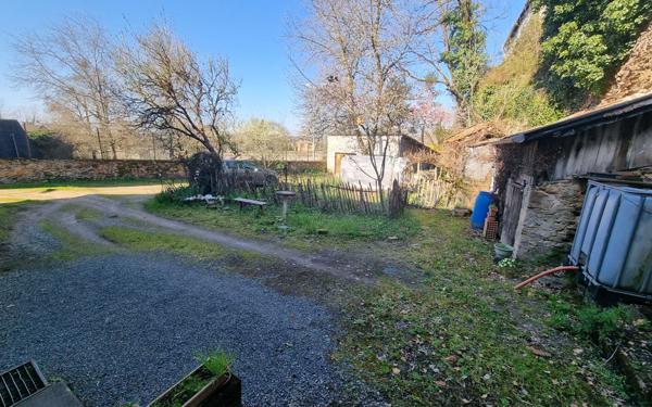 Maison à vendre    9 pièces • 164 m2 Saint-Yrieix-la-Perche