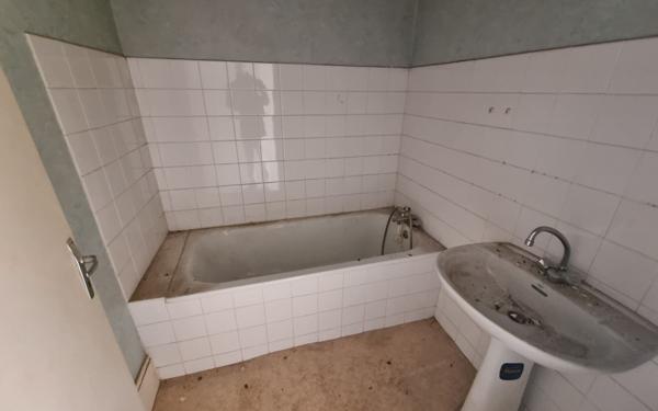 Maison à vendre    9 pièces • 164 m2 Saint-Yrieix-la-Perche