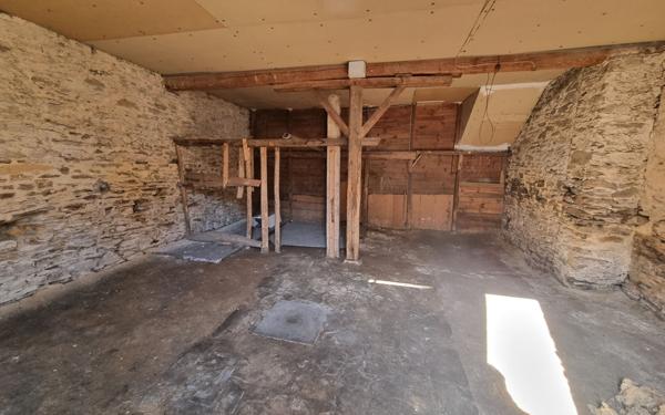 Maison à vendre    9 pièces • 164 m2 Saint-Yrieix-la-Perche