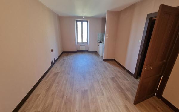 Maison à vendre    9 pièces • 164 m2 Saint-Yrieix-la-Perche