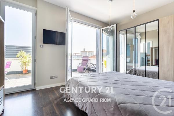 Maison à vendre  8 pièces - 197 m2 RIOM - 63