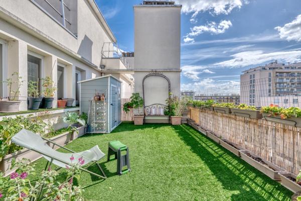 2 pièces en dernier étage avec 3 terrasses aménagées