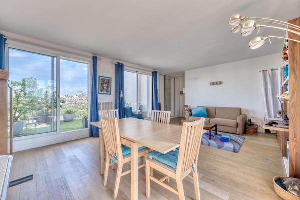 2 pièces en dernier étage avec 3 terrasses aménagées