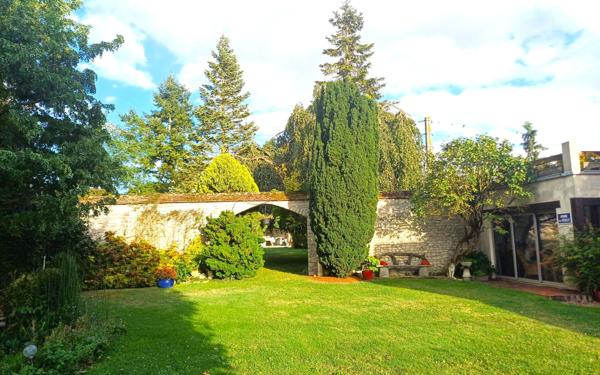 Maison à vendre    6 pièces • 165 m2 Château-Landon