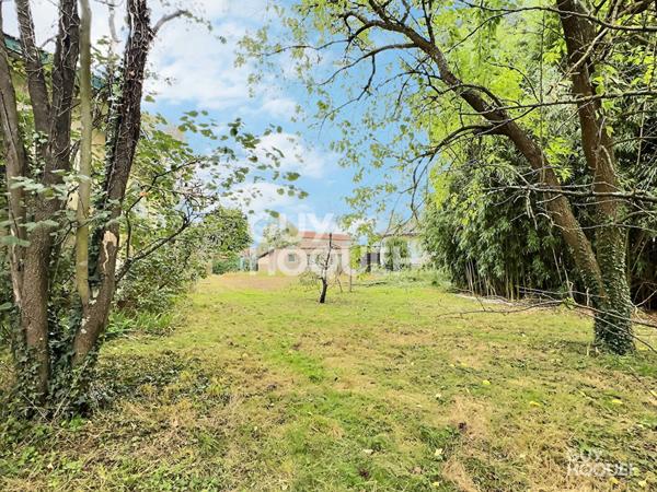 Terrain Brindas 800m²