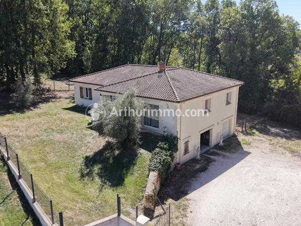 Vente                                                      Maison
                        
                     5 pièces                      146 m2                     à Neuvic