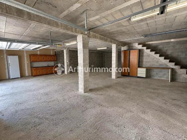 Vente                                                      Maison
                        
                     5 pièces                      146 m2                     à Neuvic