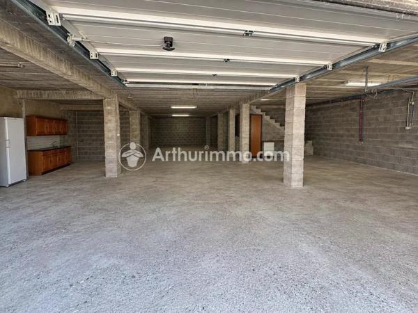 Vente                                                      Maison
                        
                     5 pièces                      146 m2                     à Neuvic