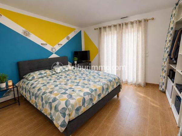Vente                                                      Maison
                        
                     5 pièces                      146 m2                     à Neuvic