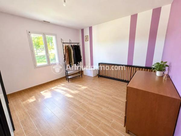 Vente                                                      Maison
                        
                     5 pièces                      146 m2                     à Neuvic