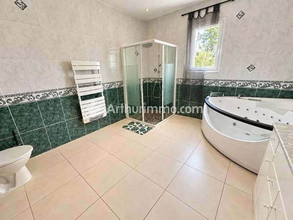 Vente                                                      Maison
                        
                     5 pièces                      146 m2                     à Neuvic