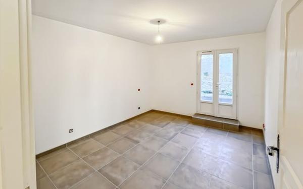 Maison à vendre    6 pièces •  Fleurance