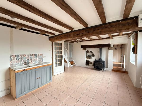 EN EXCLUSIVITE ! Maison en pierre, 88m², 2 chambres, sur 975m² de terrain 79 990 €