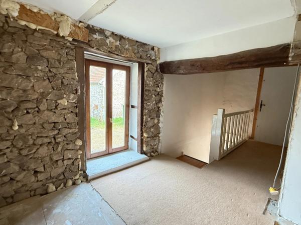 EN EXCLUSIVITE ! Maison en pierre, 88m², 2 chambres, sur 975m² de terrain 79 990 €