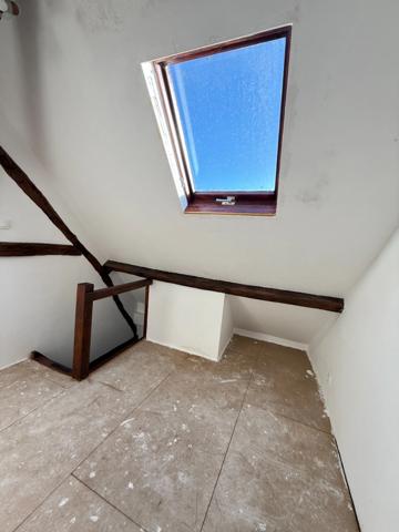 EN EXCLUSIVITE ! Maison en pierre, 88m², 2 chambres, sur 975m² de terrain 79 990 €