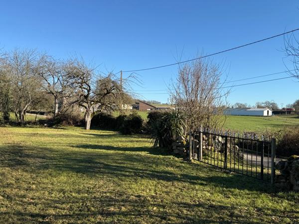 EN EXCLUSIVITE ! Maison en pierre, 88m², 2 chambres, sur 975m² de terrain 79 990 €