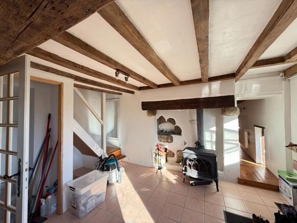 EN EXCLUSIVITE ! Maison en pierre, 88m², 2 chambres, sur 975m² de terrain 79 990 €