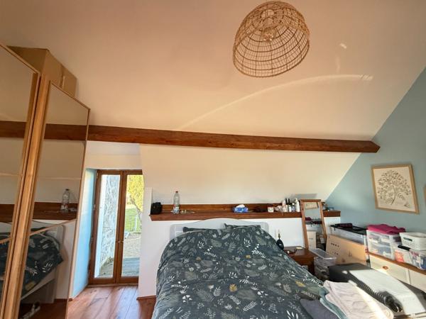 EN EXCLUSIVITE ! Maison en pierre, 88m², 2 chambres, sur 975m² de terrain 79 990 €