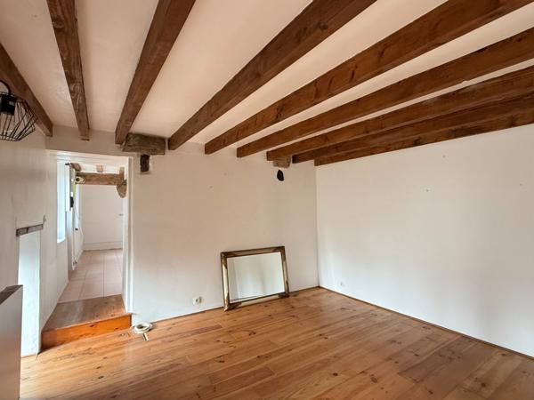 EN EXCLUSIVITE ! Maison en pierre, 88m², 2 chambres, sur 975m² de terrain 79 990 €