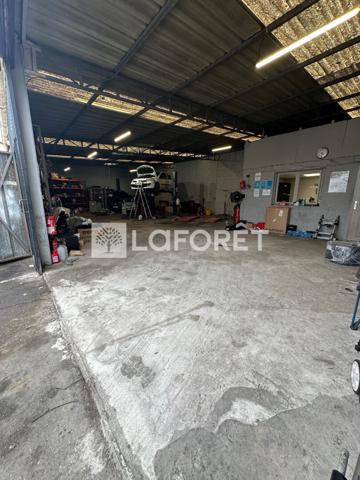 Achat immeuble Corbeil-Essonnes - 8 pièce(s) - 331 m² - 661 500 €