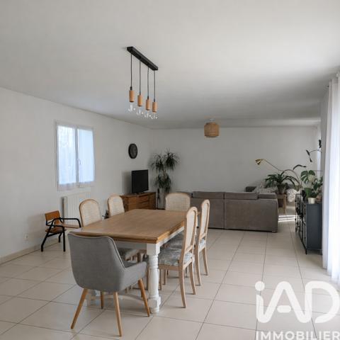 Maison à vendre 6 pièces 142 m² Saint-Seurin-sur-l'Isle