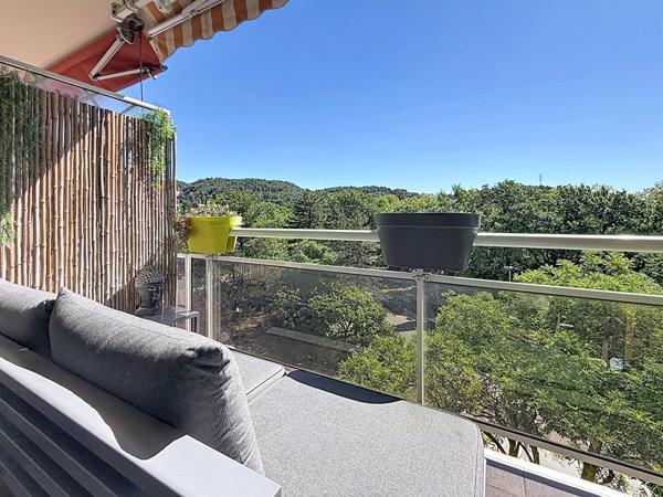 A VENDRE T3 Rénové _ Terrasse _ Accès direct au parc de la torse !!!