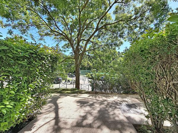 A VENDRE T3 Rénové _ Terrasse _ Accès direct au parc de la torse !!!