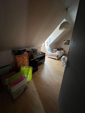 Maison Elancourt Village Emplacement Prémium Terrain 834 m2 Divisible.