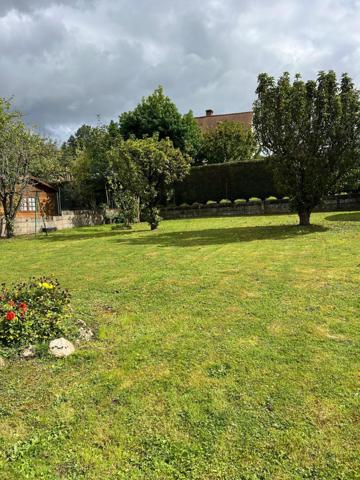 Maison Elancourt Village Emplacement Prémium Terrain 834 m2 Divisible.