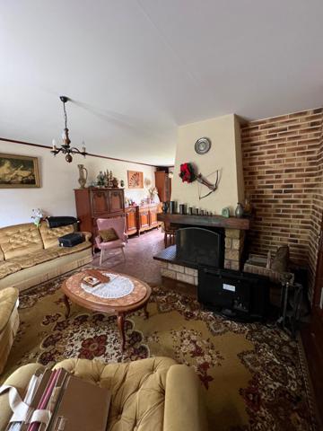 Maison Elancourt Village Emplacement Prémium Terrain 834 m2 Divisible.