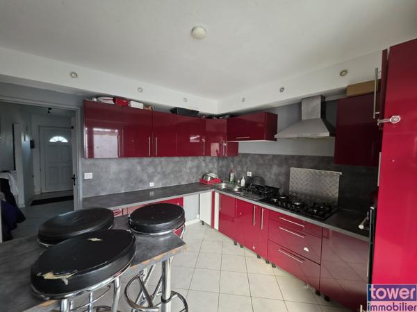 Maison
                                                                                                                                                                                                                                                                                                                        8 pièce(s)                                                                                                                                                                                                          6 chambre(s)                                                                                                                                                                                                          137  m²