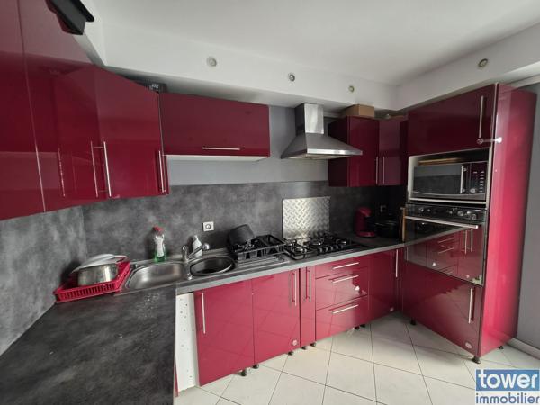 Maison
                                                                                                                                                                                                                                                                                                                        8 pièce(s)                                                                                                                                                                                                          6 chambre(s)                                                                                                                                                                                                          137  m²