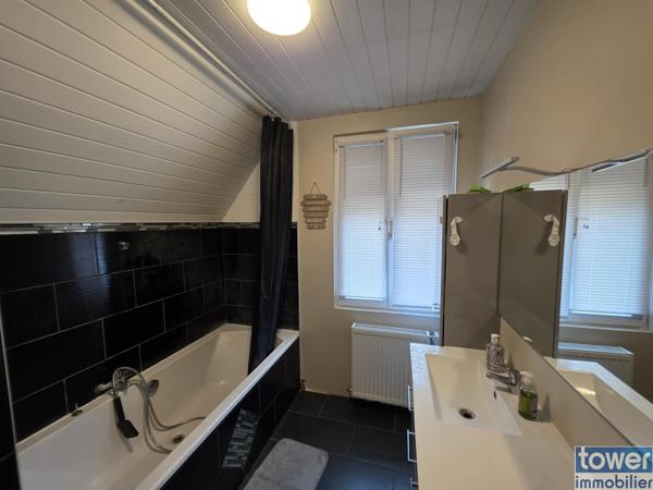 Maison
                                                                                                                                                                                                                                                                                                                        8 pièce(s)                                                                                                                                                                                                          6 chambre(s)                                                                                                                                                                                                          137  m²